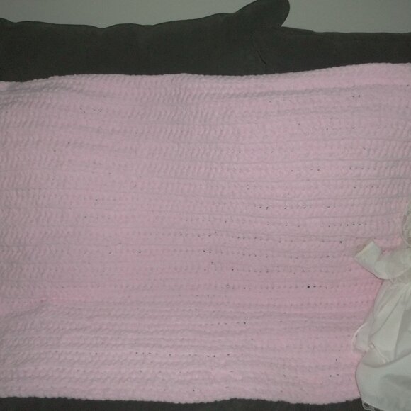 BABY BLANKET, HAND MADE, CROCHET PINK NEW NEVER USED - Picture 1 of 6